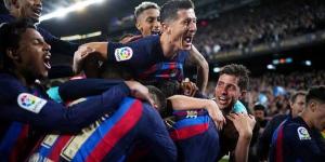 برشلونة يستغل تعثر مدريد ويفوز على ألافيس لتقليص الفارق بالدوري الإسباني