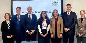 وزير التعليم يستعرض مع مدير أكاديمية "Ofsted" معايير اعتماد ومتابعة المدارس في بريطانيا