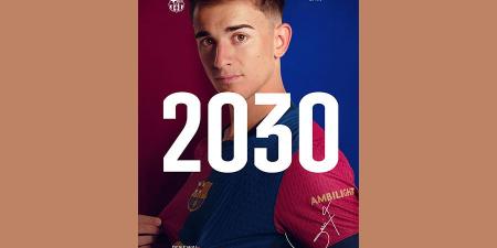 غافي يجدد عقده مع برشلونة حتى عام 2030