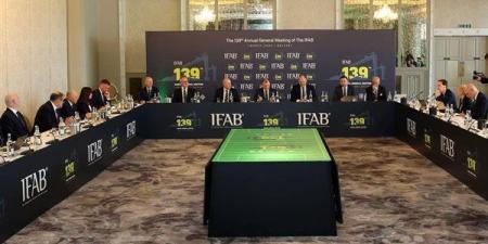 أبو ريدة يشارك في مناقشات (IFAB) لتعديل قوانين كرة القدم