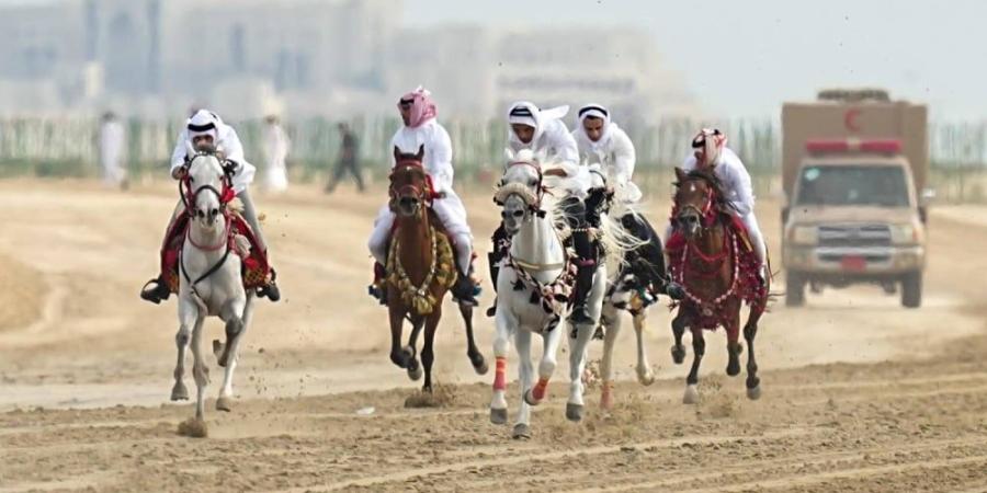 ختام مثير للشوط النهائي لسباق الخيل العربية التراثي ضمن موسم ناصر بن حمد للصقور والصيد