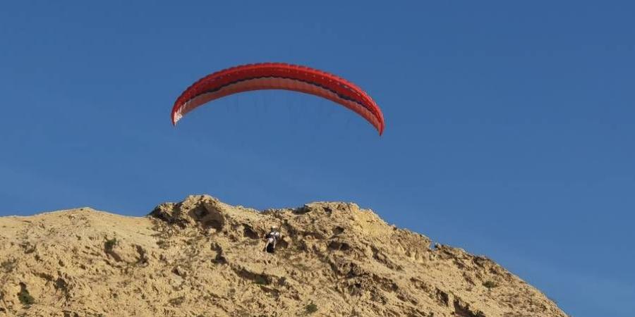 مشاركة 58 طياراً في البطولة الدولية للطيران الشراعي بالشارقة