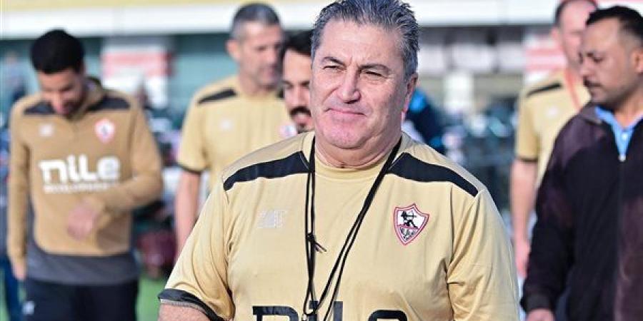 بيسيرو يعقد جلسة مع لاعبى الزمالك قبل انطلاق مران اليوم