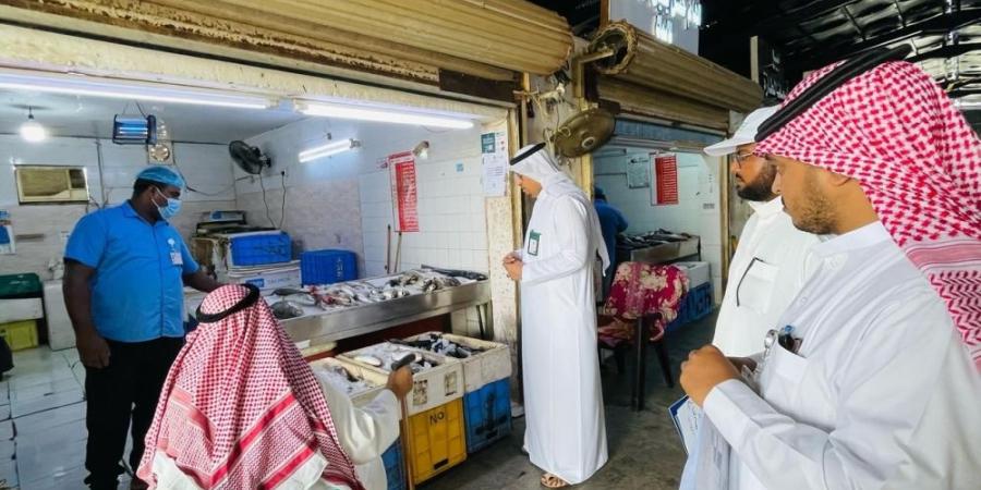 القنفذة.. رقابة صارمة على أسواق اللحوم والخضراوات قبل رمضان