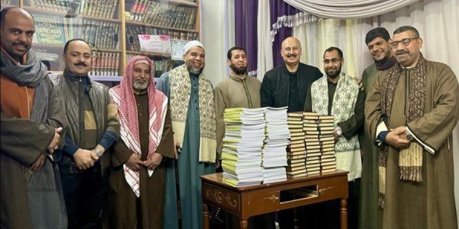 مصاحف وجوائز مالية.. اللواء أحمد منتصر يكرم أوائل حفظة القرآن الكريم بديروط بالمنيا