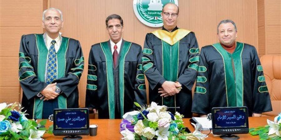 “الجامعات الأهلية تتفوق في جذب الطلاب على الخاصة” رسالة ماجستير بجامعة المنصورة