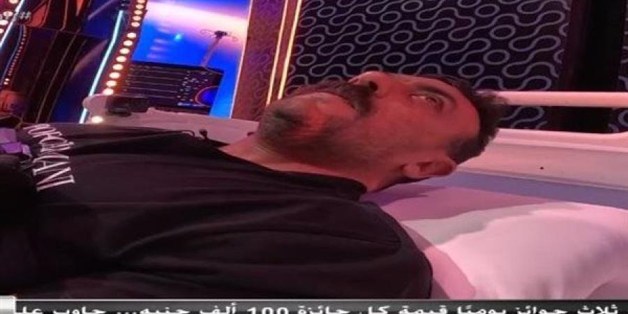 أحمد العوضي ينفعل على رامز جلال وينهال عليه بألفاظ خارجة (صور)