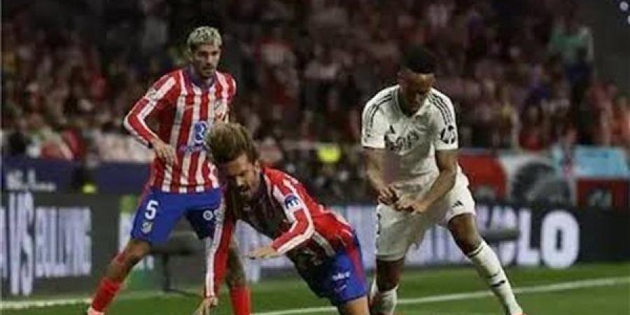 "حكم ريال مدريد المفضل".. الكشف عن طاقم تحكيم مباراة الريال وأتلتيكو مدريد