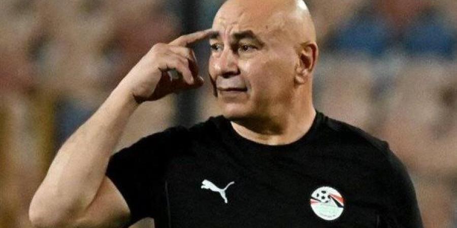 الجهاز الفني لمنتخب مصر بقيادة التوأم في مباراة الزمالك وإنبي