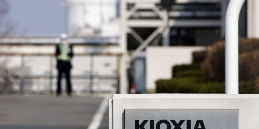 سهم Kioxia Holdings يقفز 16.83%.. 5 عوامل وراء الارتفاع