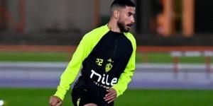 تدريبات بدنية لناصر ماهر على هامش مران الزمالك