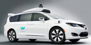 "Waymo" يمنع لصًا من سرقة سيارة ذاتية القيادة