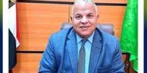 حقيقة إدعاء طالب ثانوي رفض الملاحظين أداءه امتحانات وتمزيق ورقة اجابته بالفيوم «انفوجراف»