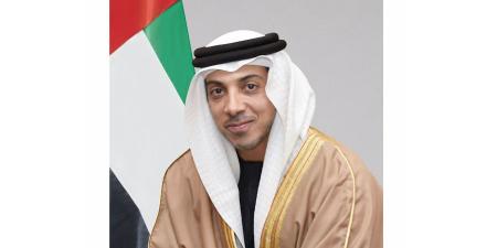 منصور بن زايد: نهنئ المحتفلين بعيد الميلاد في بلادنا وجميع أنحاء العالم