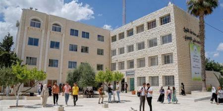 إعلام فلسطيني: قوات الاحتلال تقتحم محيط جامعة الخليل بالضفة الغربية