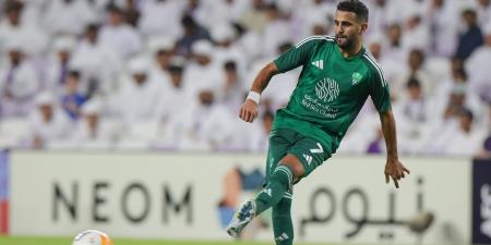 لقطة لرياض محرز من مباراة في الدوري السعودي تشعل تفاعلاً - الأول نيوز