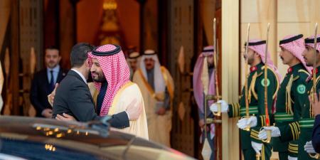 أحمد الشرع يكشف ما بحثه مع محمد بن سلمان في الرياض: "لمسنا رغبة حقيقية لدعم سوريا" - الأول نيوز