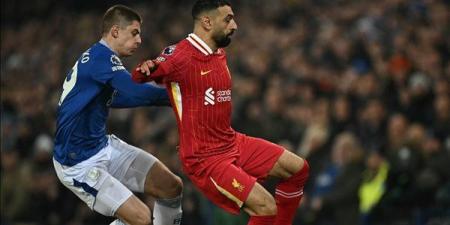 محمد صلاح يسجل هدف تقدم ليفربول على إيفرتون في ديربي الميرسيسايد.. فيديو