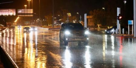 طقس الجمعة.. أمطار رعدية متباينة الشدة على أجزاء من 10 مناطق