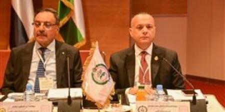 أمين عام البرلمان العربي يدعو إلى خطة شاملة لتطوير الكفاءات البشرية داخل الأمانات العامة للبرلمانات