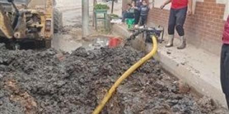 إصلاح فوري لخط مياه الشرب بعزبة عمرو بمطوبس في كفر الشيخ