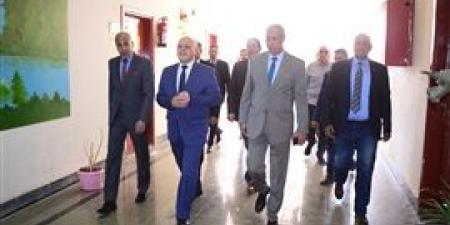رئيس جامعة سوهاج يستقبل فريق هيئة ضمان الجودة لاعتماد ٣ برامج تعليمية بكلية التربية