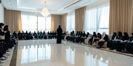 «سيدات أعمال عجمان» يكتشف مواهب الطلبة التجارية عبر «ناشئ»
