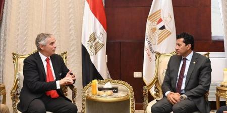 وزير الرياضة يشهد المؤتمر الصحفي للإعلان عن البطولات العربية والإفريقية للترايثلون بالجلالة
