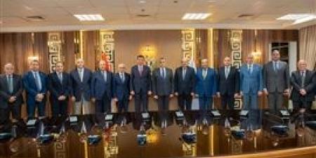 وزيرا " الإنتاج الحربى " و " الزراعة " يشهدان توقيع اتفاقية للاستفادة من المنتجات المدنية والمعدات الزراعية وتسويقها