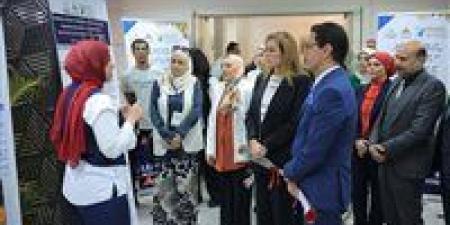 رئيس جامعة بنها يفتتح معرض للمشروعات الطلابية في مجال العلوم التطبيقية