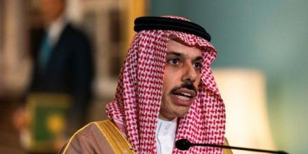 وزير الخارجية السعودي يبحث مع نظيريه الهندي والباكستاني جهود التهدئة ووقف التصعيد