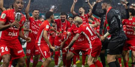 شباب الأهلي يعيش فرحة استثنائية بكأس رئيس الدولة