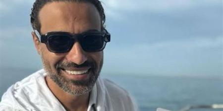 شاهد تروج لأحدث أعمال الفنان أحمد فهمي مسلسل ابن النادي (صورة)