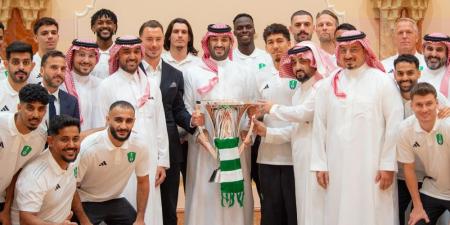 ولي العهد يستقبل وزير الرياضة ومنسوبي النادي الأهلي بمناسبة تحقيقهم بطولة دوري أبطال آسيا للنخبة