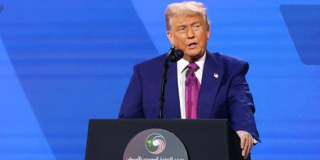 من الرياض.. ترامب يقرر رفع العقوبات عن سوريا و"يحلم" بتطبيع السعودية وإسرائيل - الأول نيوز