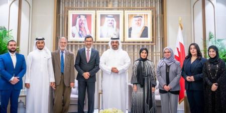 وزير المالية يلتقي الفرق الفائزة في مسابقة الحلول المبتكرة لتبريد المناطق المفتوحة