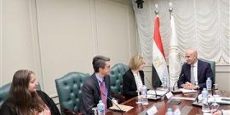 وزير التربية والتعليم يلتقى بوفد من البنك الدولي لبحث سبل تعزيز أوجه التعاون المشترك في مجال التعليم قبل الجامعي