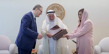 سلطان يشهد توقيع مذكرة تفاهم بين «أمريكية الشارقة» والجامعة الأمريكية بالقاهرة