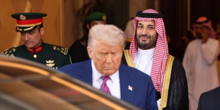 الشيخ حمد بن جاسم يبرز موقفين لترامب في السعودية وقطر - الأول نيوز