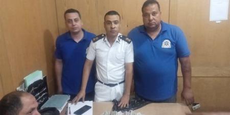 مسعفان ببورسعيد يسلمان 110 آلاف جنيه عُثر عليها داخل سيارة إثر حادث على محور 30 يونيو