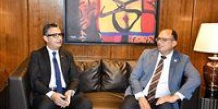 رئيس جامعة حلوان يستقبل وزير التموين في مجمع الفنون والثقافة