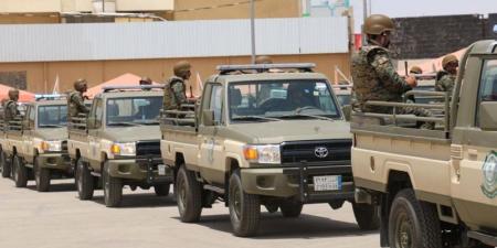 القبض على شخص لترويج المخدرات وإحباط تهريب 98 كيلوجرامًا من القات