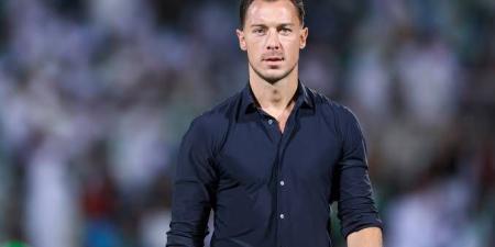 بيان رسمي من الأهلي السعودي ينفي رحيل يايسله ويؤكد استمراره حتى 2026