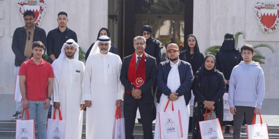 أمانة النواب تستقبل وفداً طلابياً من الجامعة الخليجية وكلية البحرين الجامعية