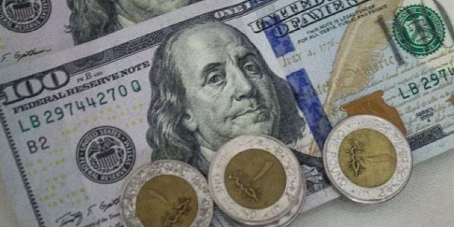 سعر الدولار مقابل الجنيه المصري في منتصف تعاملات اليوم الإثنين 23 ديسمبر