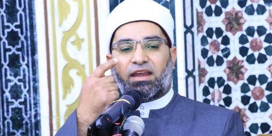 أحمد الرخ يحسم الجدل حول الفوتوسيشن أمام الكعبة