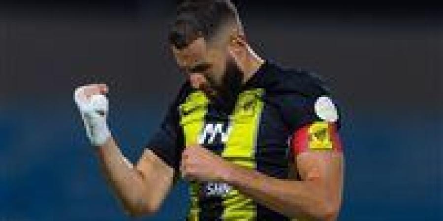 بنزيما يسجل أول أهداف الاتحاد أمام الهلال في كأس خادم الحرمين الشريفين