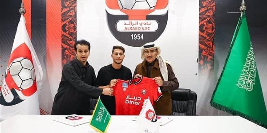 كان هدافًا للزمالك.. الرائد السعودي يضم نجم الجزائر يسري بوزوق