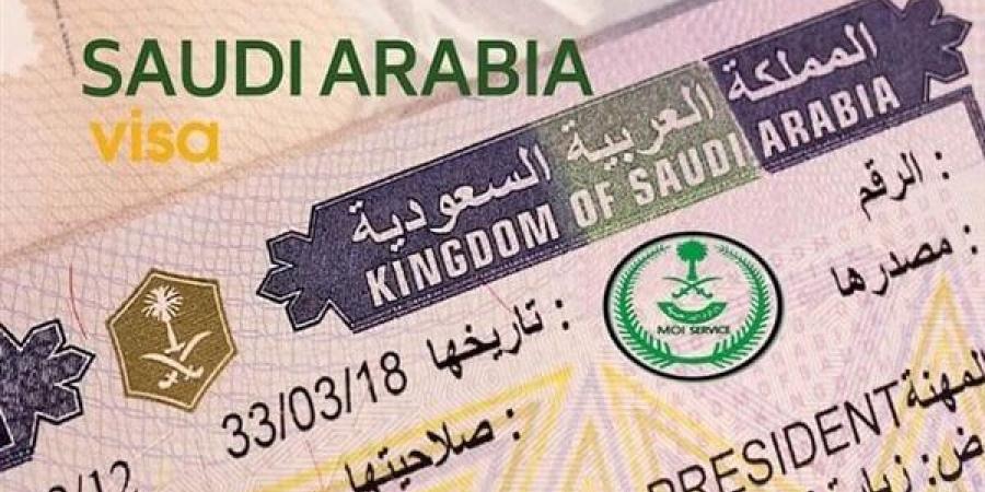 رسوم تأشيرة الخروج والعودة متعددة لمدة 6 شهور في السعودية