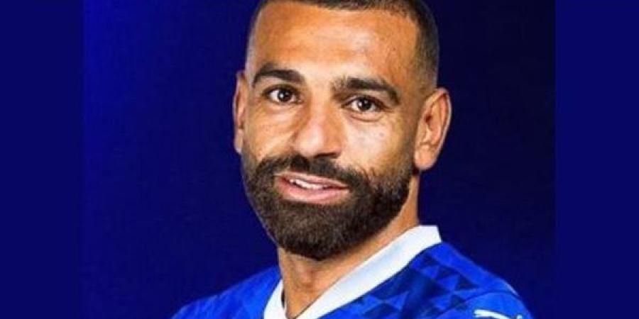 صورة محمد صلاح بقميص الهلال تثير الجدل فى الصحافة الإنجليزية